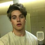 troyparkerx - instagram username