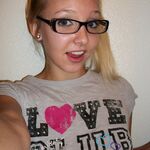 Mallory Yesenia - kik username