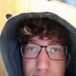 Qwertz - kik username